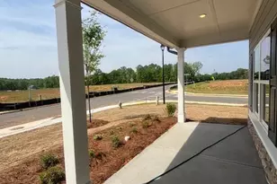 232 Hampton Holw Dr, Jefferson, GA 30549 - Photo 2
