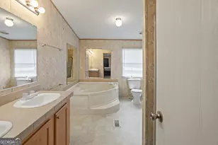 437 Burkhalter Cir, Claxton, GA 30417 - Photo 12
