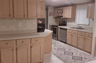 437 Burkhalter Cir, Claxton, GA 30417 - Photo 2