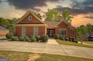 3914 Hershel Dr, Douglasville, GA 30134 - Photo 2