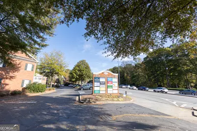 3535 Roswell Road #18, Marietta, GA 30062 - Photo 12