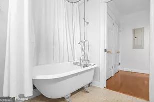 522 Nicoll St, Savannah, GA 31401 - Photo 18