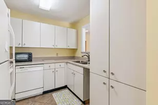 215 Harbour Oaks Dr, Saint Simons, GA 31522 - Photo 4