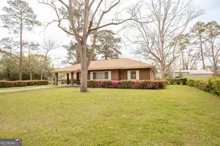 1917 Gilchrist Ave, Waycross, GA 31503 - Photo 2