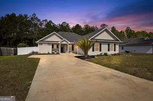 611 Victorias Cir, Saint Marys, GA 31558 - Photo 2