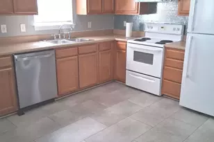 132 Hawkeye Ln, Conyers, GA 30012 - Photo 2