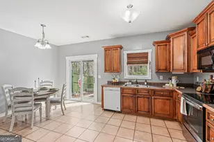 407 N Lake Dr, Carrollton, GA 30117 - Photo 14