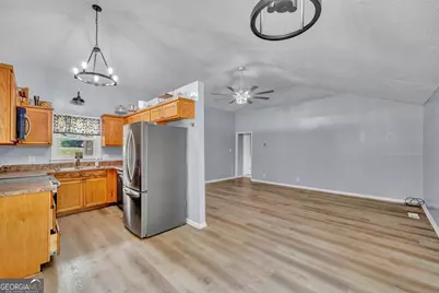 458 Joycliff Terrace, Macon, GA 31211 - Photo 2