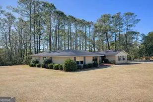 107 Newton Dr, Lyons, GA 30436 - Photo 4