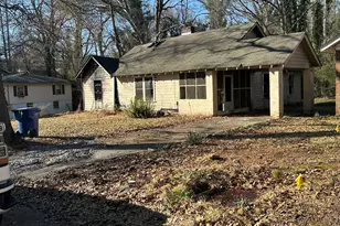 17 Grove Park Pl NW, Atlanta, GA 30318 - Photo 2