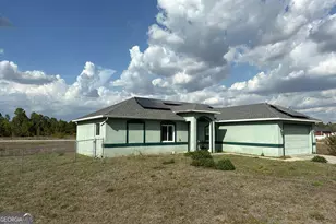 511 Kimberly Ct, Lehigh Acres, FL 33974 - Photo 2