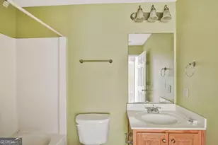 136 Joshua Cir, Brunswick, GA 31525 - Photo 8