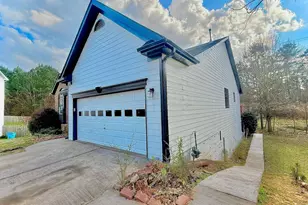 557 Vickers Ln, Locust Grove, GA 30248 - Photo 2