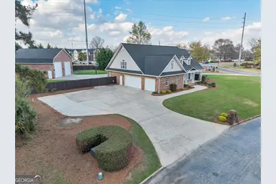 32 Willow Lake Drive, Warner Robins, GA 31093 - Photo 2
