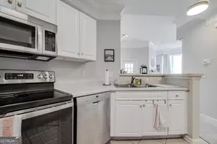 2131 Whitemarsh Way, Savannah, GA 31410 - Photo 8