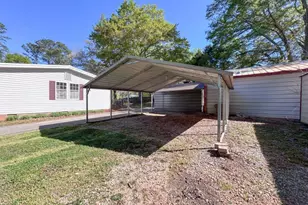 283 Third St, Colbert, GA 30628 - Photo 32
