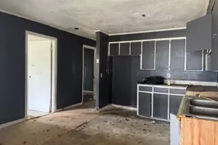 107 Benjamin St, Fort Valley, GA 31030 - Photo 2