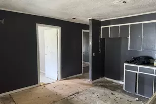 107 Benjamin St, Fort Valley, GA 31030 - Photo 4