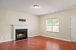 3045 Stonebridge Creek Dr, Lithonia, GA 30058 - Photo 6