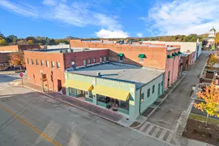 147 N Pond St, Toccoa, GA 30577 - Photo 1