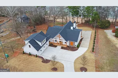 672 Tugaloo Heights Circle, Lavonia, GA 30553 - Photo 2