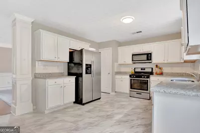 77 Saint Charles Place, Sharpsburg, GA 30277 - Photo 18