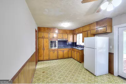 2261 Clairmont Circle, Snellville, GA 30078 - Photo 8