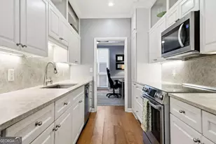 47 Willow Glen, Atlanta, GA 30342 - Photo 18