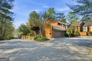 47 Willow Glen, Atlanta, GA 30342 - Photo 6