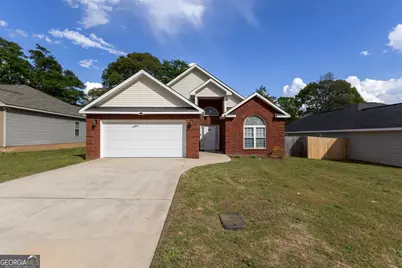 304 Laurel Woods Drive, Warner Robins, GA 31088 - Photo 2