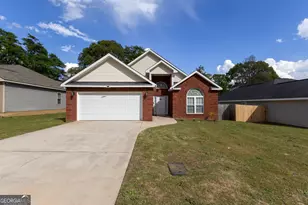 304 Laurel Woods Dr, Warner Robins, GA 31088 - Photo 2