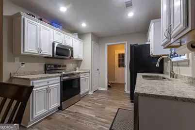 304 Laurel Woods Drive, Warner Robins, GA 31088 - Photo 10