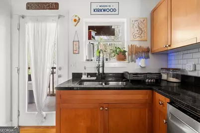 2023 Oakview Road SE #C-314, Atlanta, GA 30317 - Photo 8