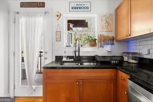 2023 Oakview Rd SE, Atlanta, GA 30317 - Photo 8