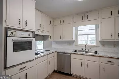 2896 Elizabeth Lane, Snellville, GA 30078 - Photo 4