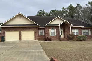 102 Oak Cir, Glennville, GA 30427 - Photo 1
