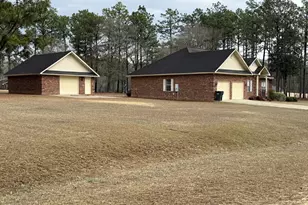 102 Oak Cir, Glennville, GA 30427 - Photo 2