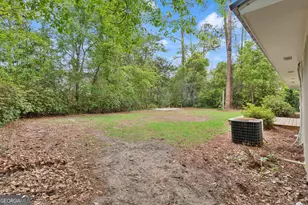 147 Greenwood St, Jesup, GA 31545 - Photo 18