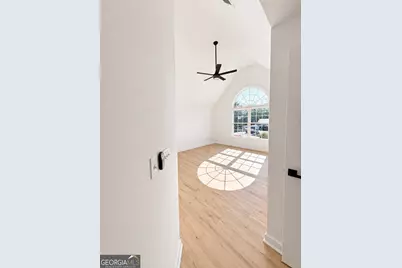 649 Mountain Hbr, Stone Mountain, GA 30087 - Photo 4