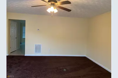 7200 Grosbeak Street, Union City, GA 30291 - Photo 2