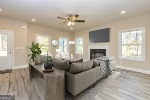 8890 Blackhall Rd, Jonesboro, GA 30236 - Photo 16