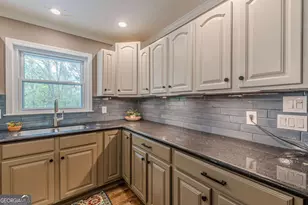 2396 Elmwood Cir SE, Smyrna, GA 30080 - Photo 12