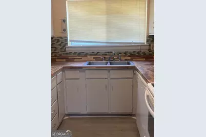 8574 Creekwood Way, Jonesboro, GA 30238 - Photo 6