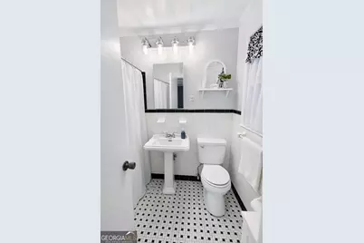 221 S College Street, Metter, GA 30439 - Photo 10