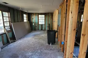 2109 Hanson St, Savannah, GA 31404 - Photo 8