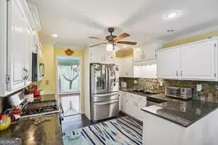 9372 Wendover Ct, Jonesboro, GA 30236 - Photo 10