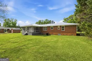 93 Carlton Ave, Union Point, GA 30669 - Photo 38