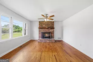 93 Carlton Ave, Union Point, GA 30669 - Photo 6