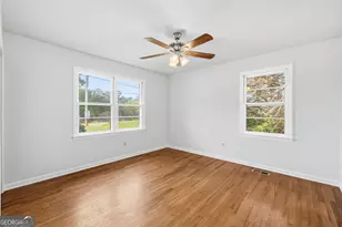 93 Carlton Ave, Union Point, GA 30669 - Photo 32