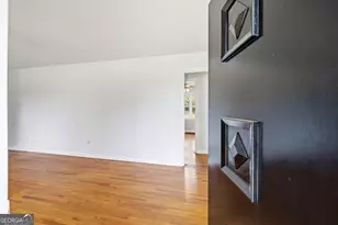93 Carlton Ave, Union Point, GA 30669 - Photo 6